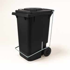 Container europeu com rodas 200mm e pedal preto 120l bralimpia